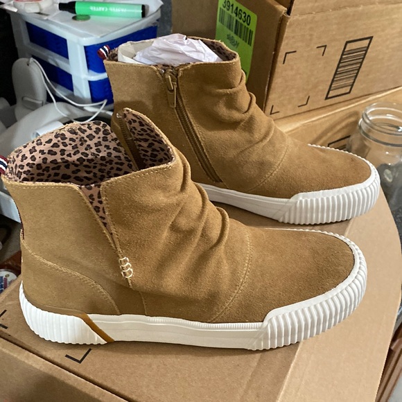 Sperry Kids Soletide Mid Sneaker Tan, Size 4M - Picture 2 of 7